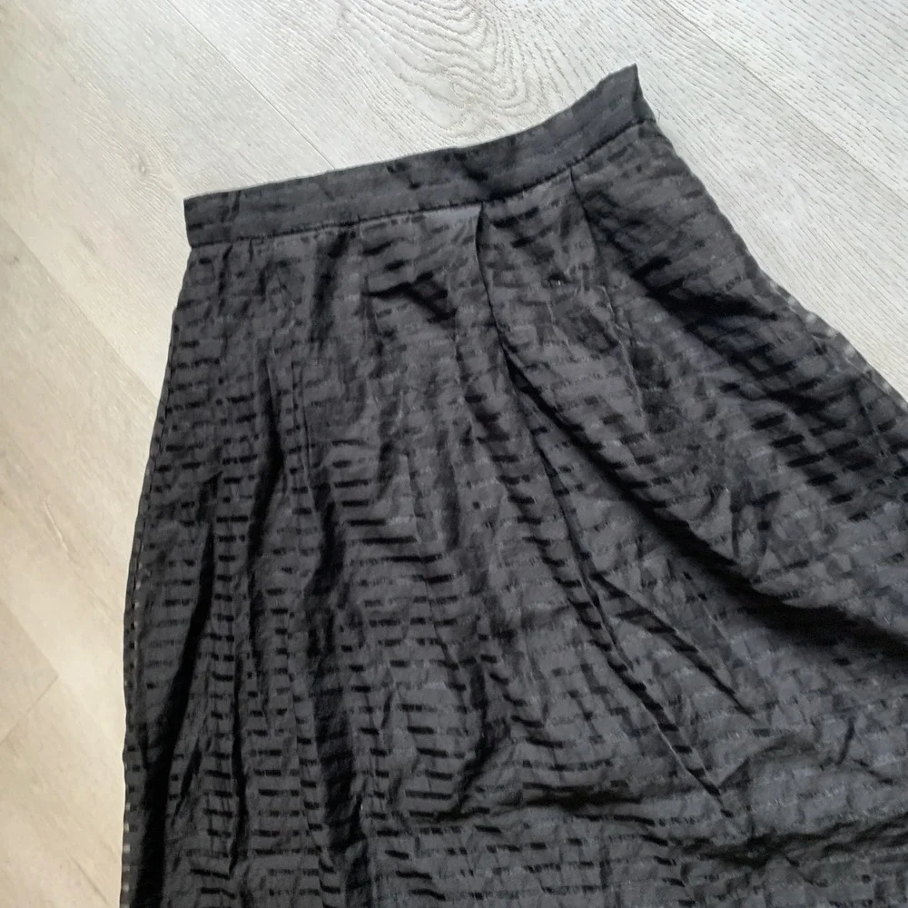 Forever 21 black maxi‎ chiffon skirt classic elegant striped gothic siz M